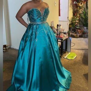 Elegant Teal Strapless Gown